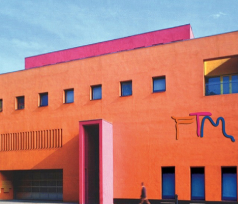 她创办了伦敦时尚和面料博物馆（Fashion and Textile Museum），是伦敦的地标之一。